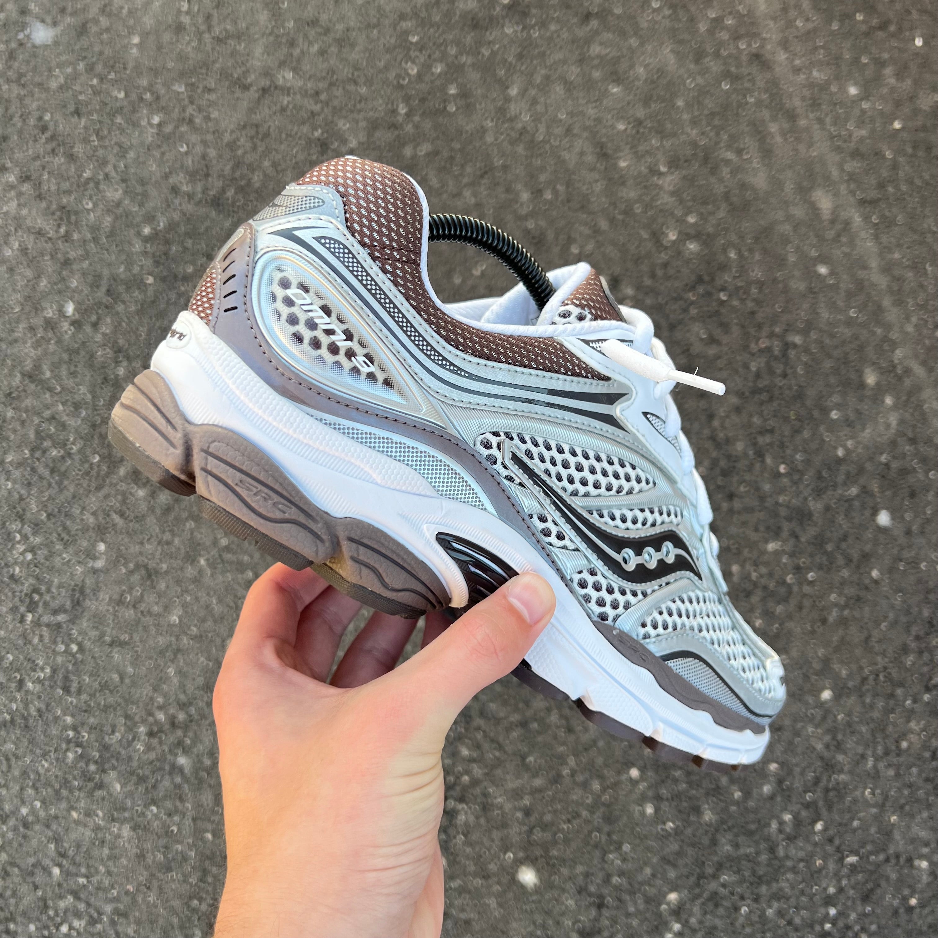 Saucony ProGrid Omni 9 White / Brown