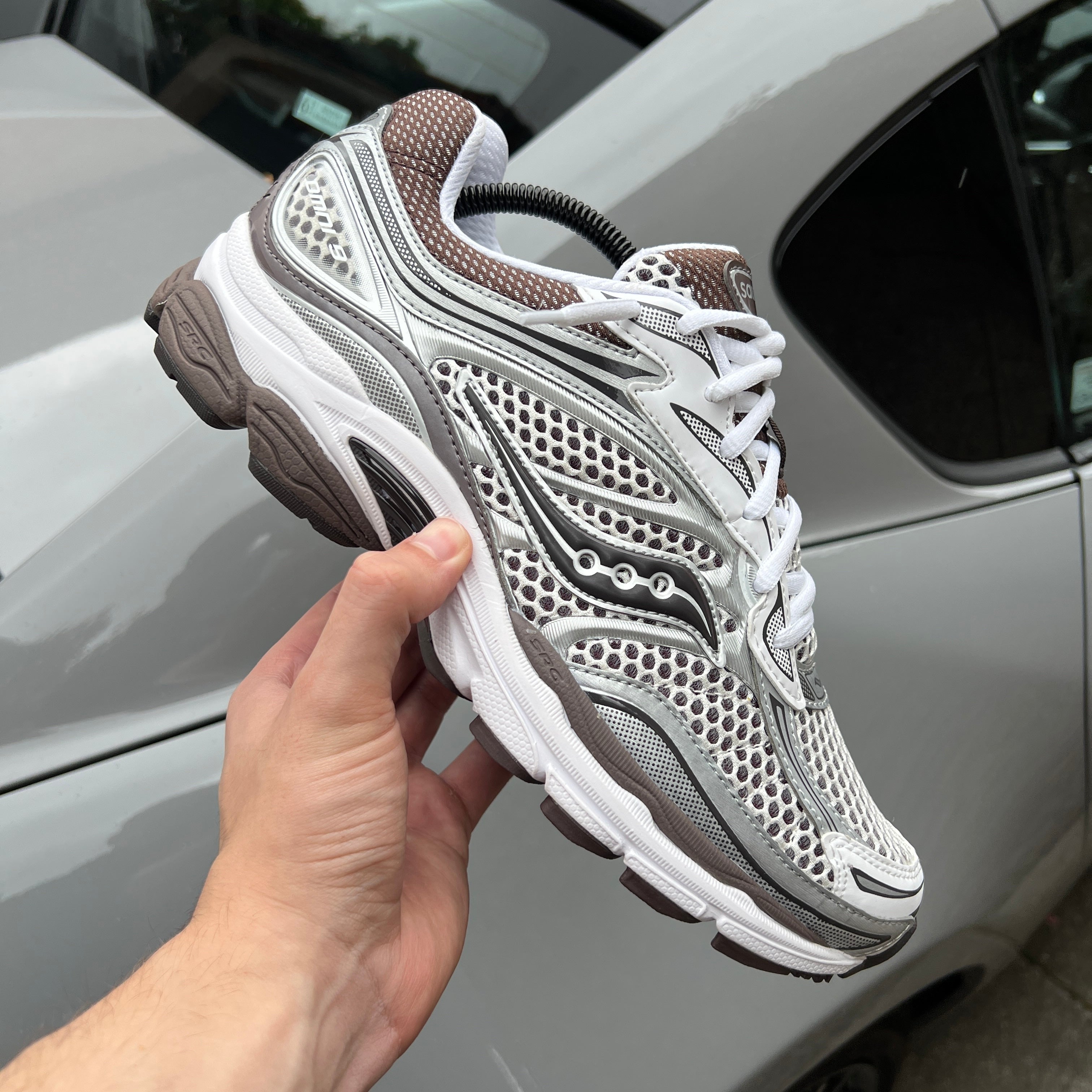 Saucony ProGrid Omni 9 White / Brown