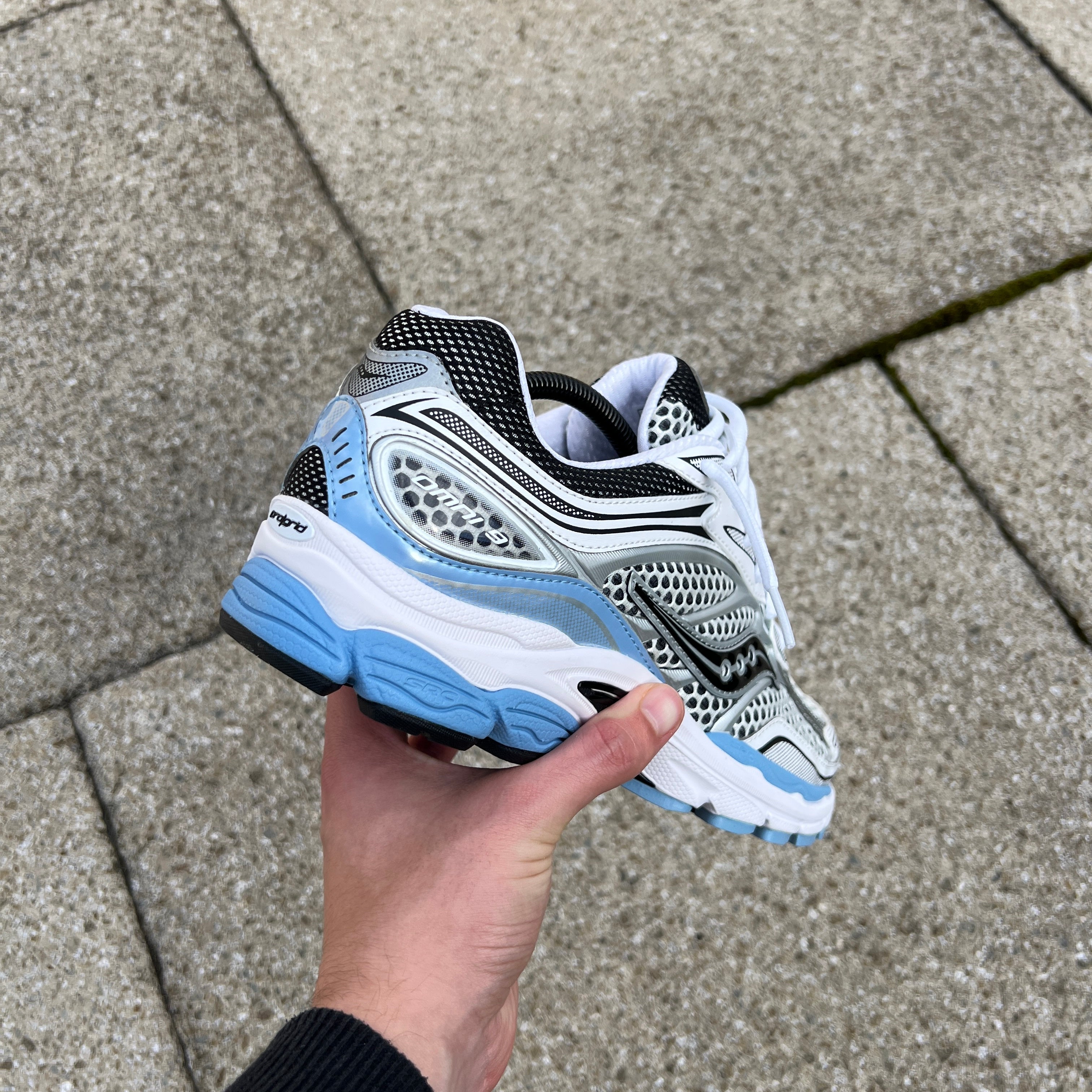 Saucony ProGrid Omni 9 Blissful Blue