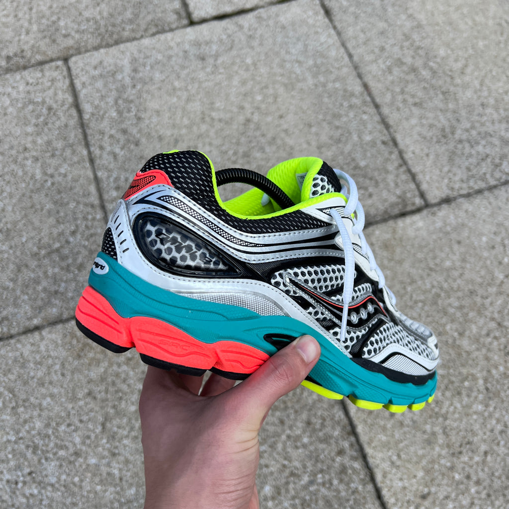 Saucony ProGrid Omni 9 Mutant