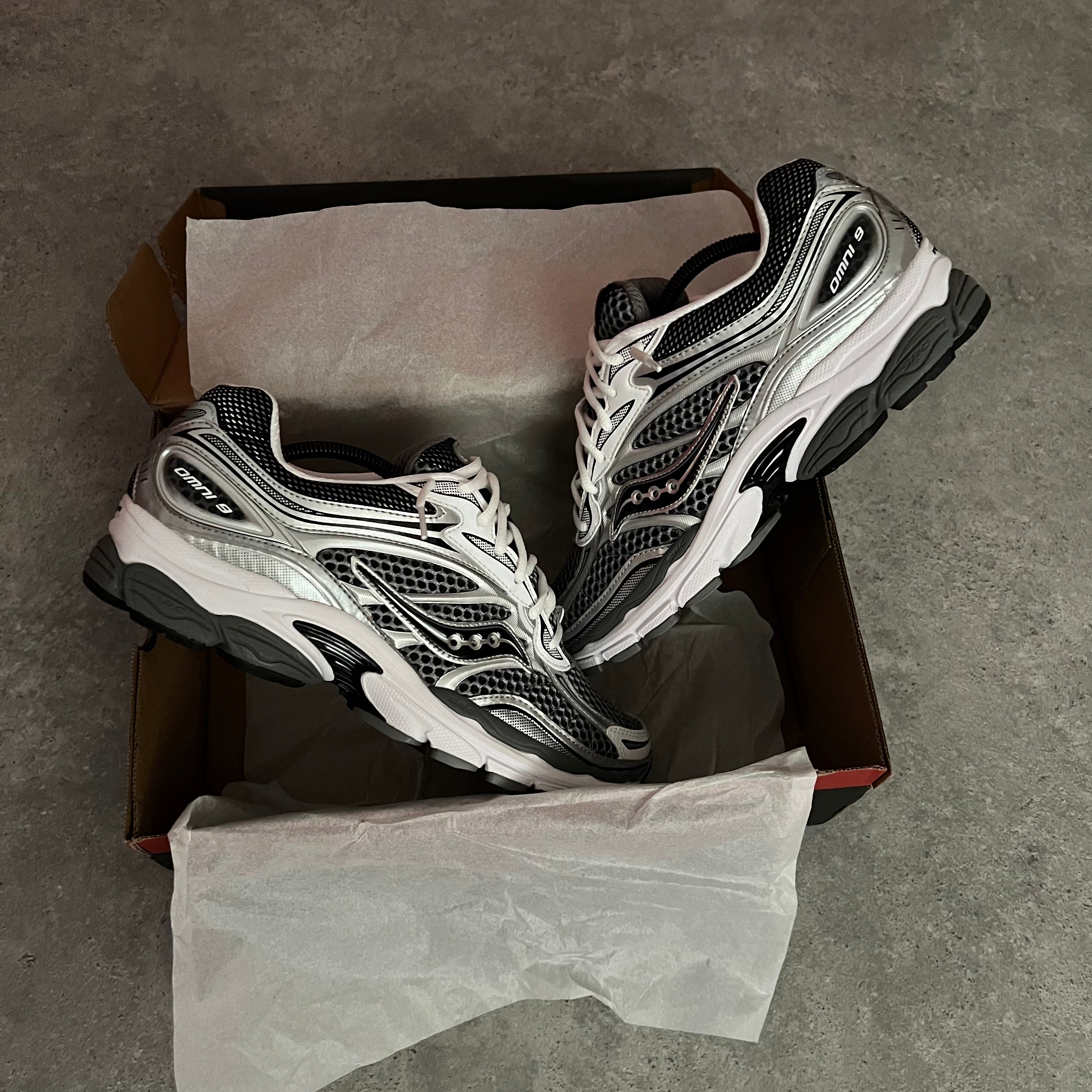 Saucony Progrid Omni 9 Grey
