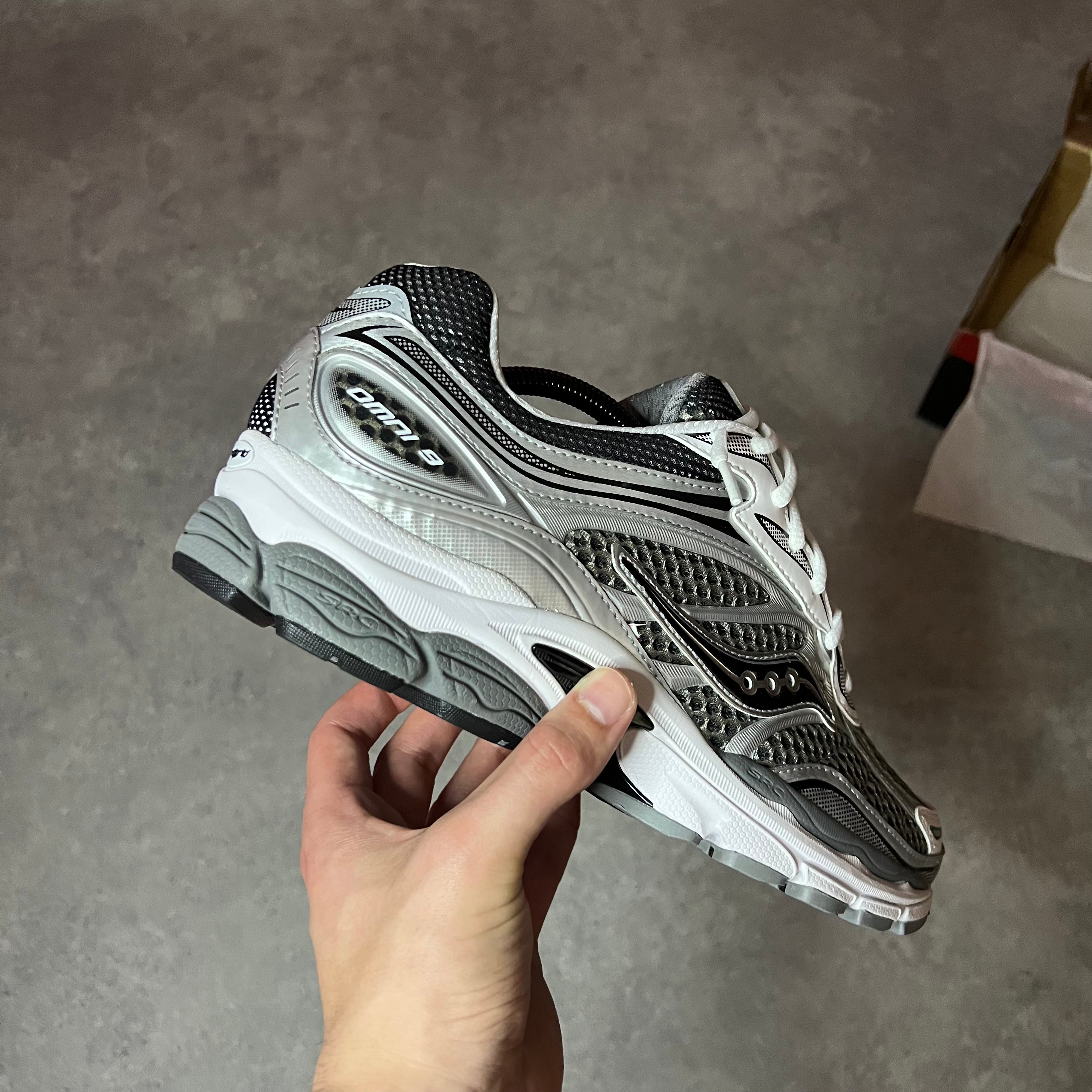 Saucony Progrid Omni 9 Grey