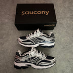 Saucony ProGrid Omni 9 Deep Navy trainer – pair laid flat